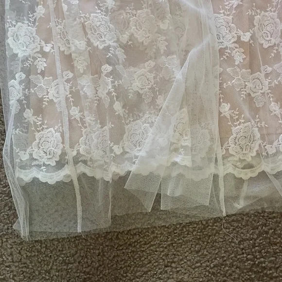 NWT Lulu’s Wedding Dress - Picture 7 of 9
